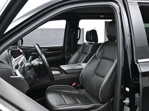 Used 2023 Cadillac Escalade ESV Premium Luxury image 10