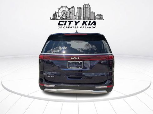 Certified 2024 Kia Carnival LX FWD image 6