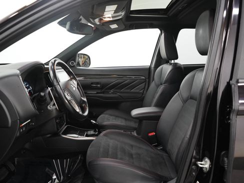 Used 2022 Mitsubishi Outlander 4WD Plug-In Hybrid image 22