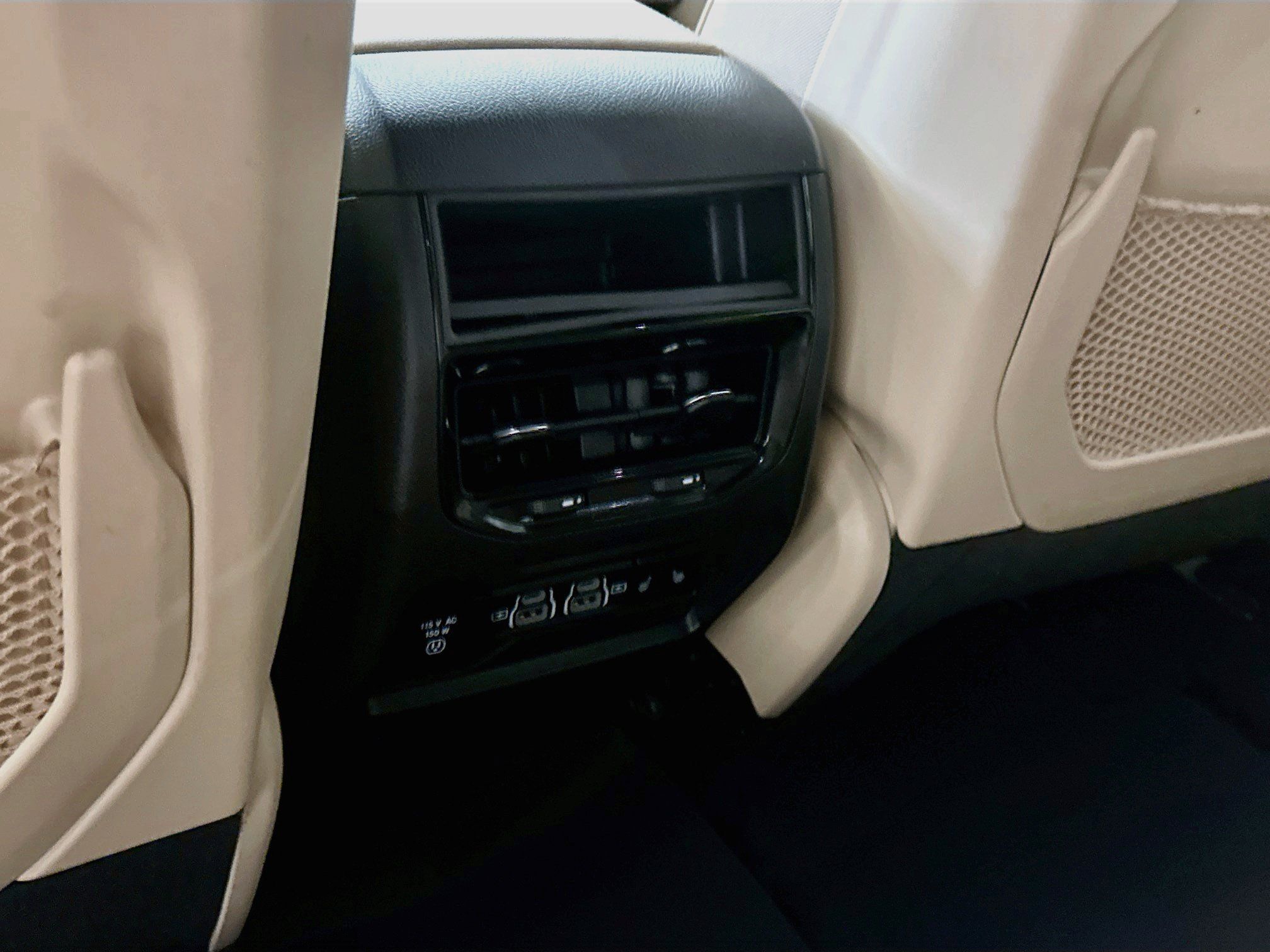 Used 2023 Jeep Grand Cherokee Limited AWD/4WD image 29