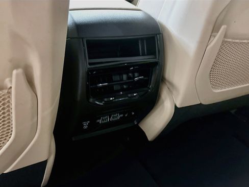 Used 2023 Jeep Grand Cherokee Limited AWD/4WD image 29
