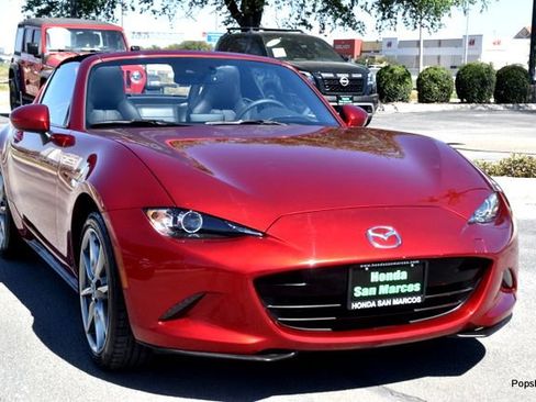 Used 2021 MAZDA MX-5 Miata RF Grand Touring image 2