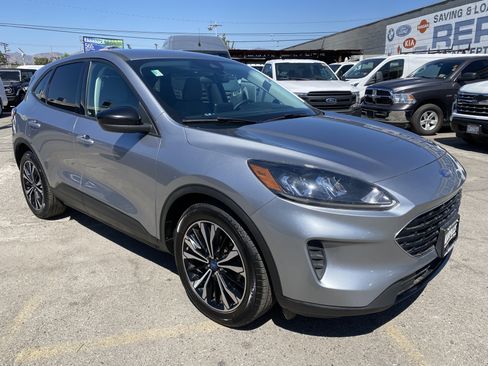 Used 2022 Ford Escape SE w/ SE Sport Appearance Package FWD image 7