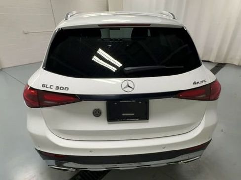 Used 2024 Mercedes-Benz GLC 300 4MATIC image 7