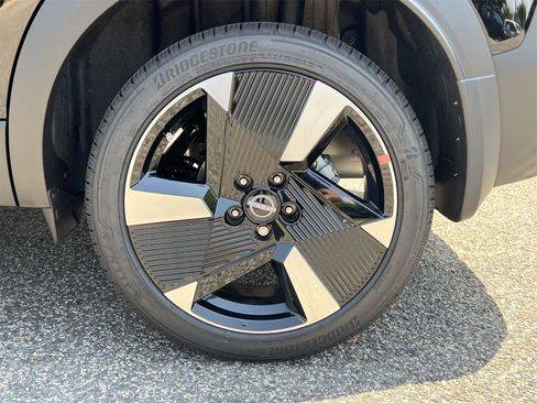 New 2025 Nissan Kicks SR w/ SR Premium Package image 28