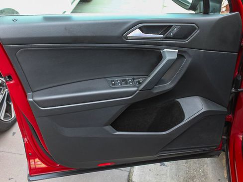 Used 2019 Volkswagen Tiguan SE image 20