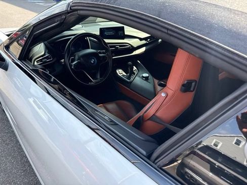 Used 2019 BMW i8 Roadster AWD/4WD image 23
