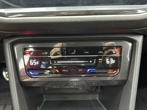 Certified 2024 Volkswagen Tiguan SE R-Line AWD/4WD image 19