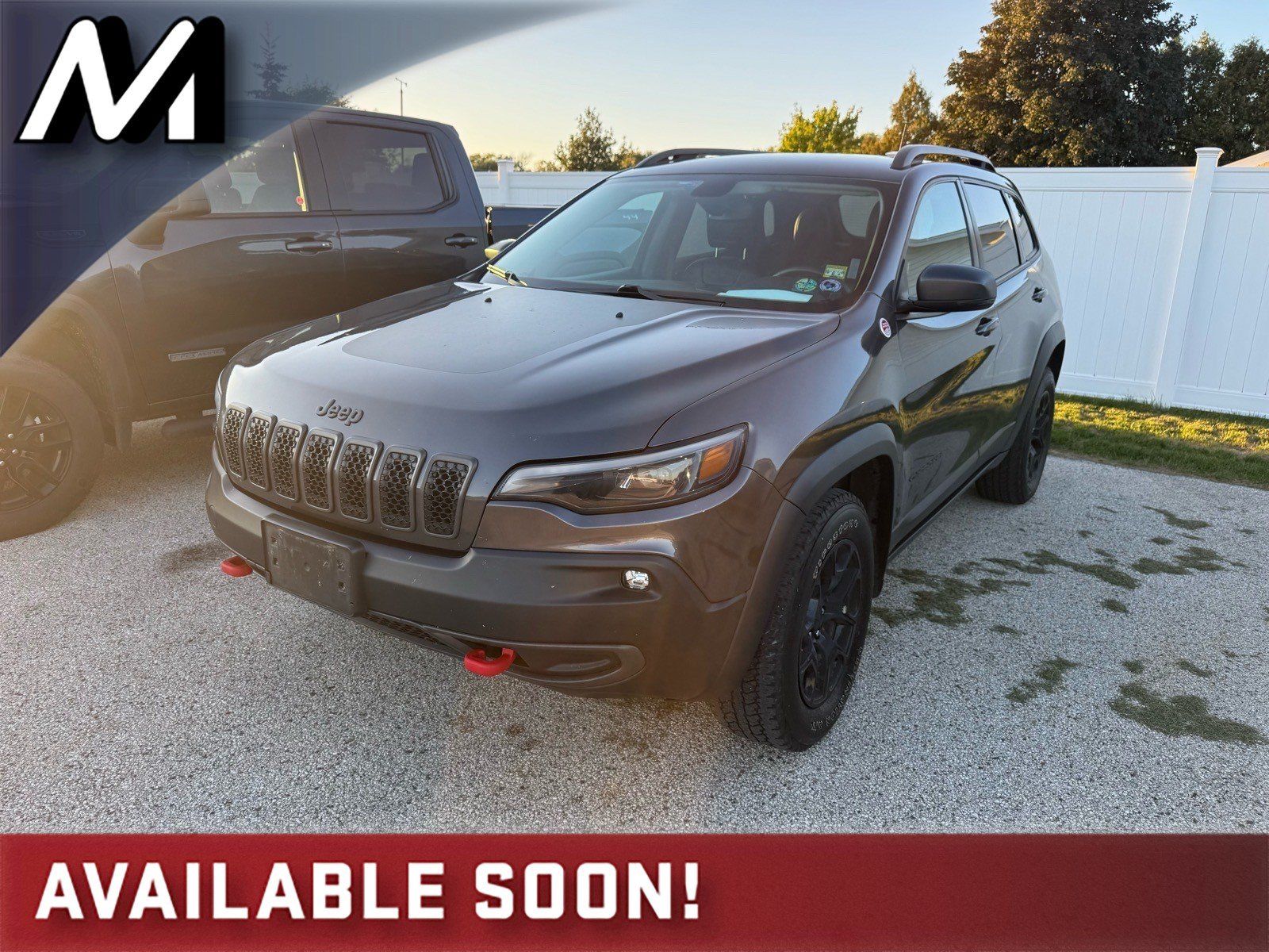 Used 2019 Jeep Cherokee Trailhawk AWD/4WD image 1