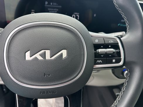 Used 2025 Kia Sorento S w/ Panoramic Sunroof Package FWD image 26