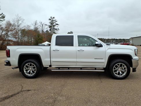Used 2018 GMC Sierra 1500 SLT image 3