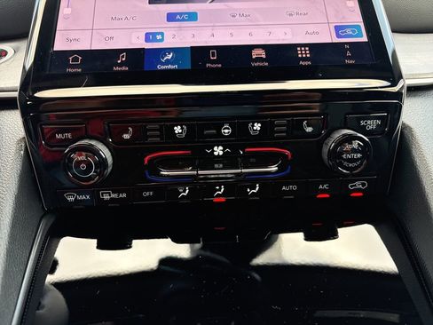 New 2025 Jeep Grand Cherokee L Limited w/ Luxury Tech Group II image 17