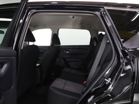 Used 2025 Nissan Rogue SV image 18