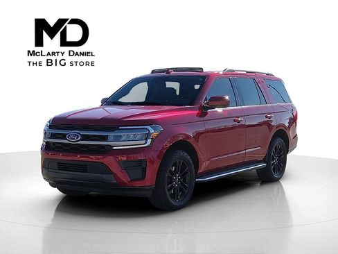 Used 2022 Ford Expedition XLT image 2