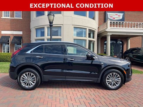 Used 2024 Cadillac XT4 Premium Luxury w/ Active Safety Package image 7