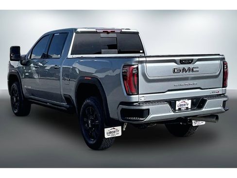 Used 2024 GMC Sierra 2500 AT4 w/ Max Trailering Package AWD/4WD image 4