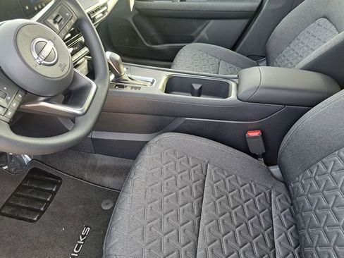 Used 2026 Nissan Kicks SV image 17