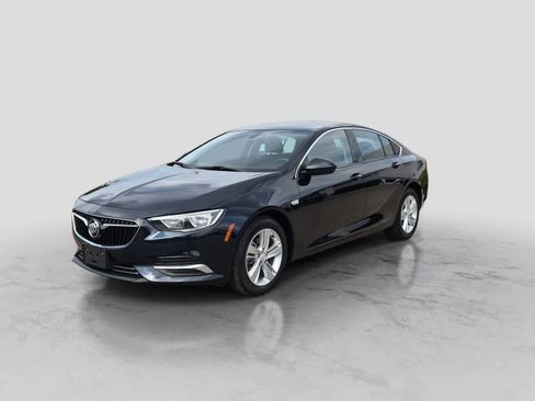 Used 2018 Buick Regal Preferred FWD image 4