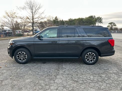 Used 2024 Ford Expedition Max XLT image 2