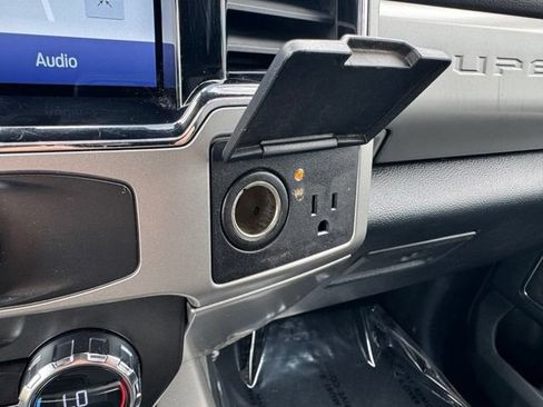 Used 2022 Ford F350 Lariat w/ Lariat Ultimate Package AWD/4WD image 19
