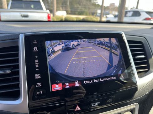 Used 2017 Honda Pilot Elite image 25