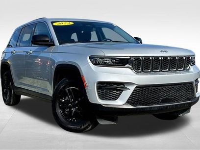 Used 2023 Jeep Grand Cherokee Laredo