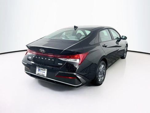 New 2026 Hyundai Elantra Hybrid FWD image 7