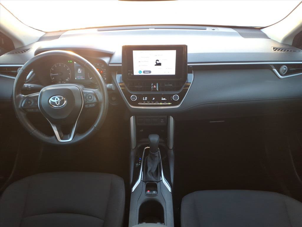 Used 2025 Toyota Corolla Cross LE FWD image 14