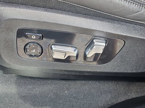 Used 2025 BMW X5 xDrive50e AWD/4WD image 27