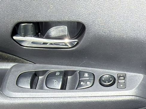 Used 2023 Nissan Kicks SV FWD image 22