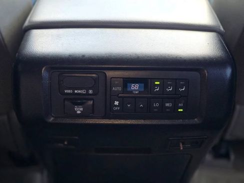 Used 2011 Toyota Sequoia Limited AWD/4WD image 33