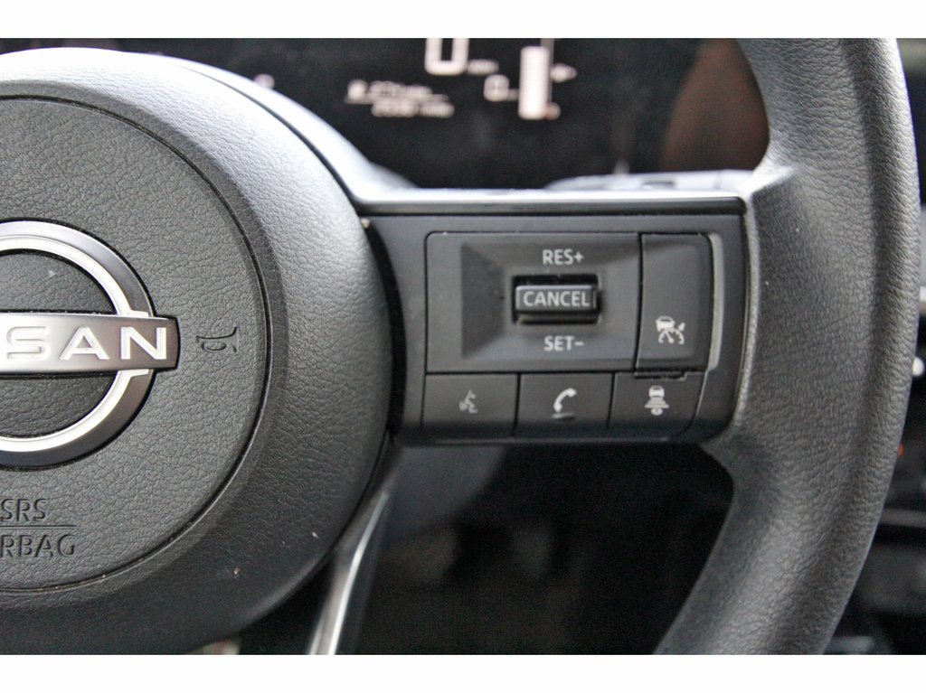 Used 2025 Nissan Kicks SV FWD image 12