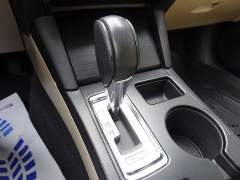 Used 2017 Subaru Outback 2.5i Limited image 17