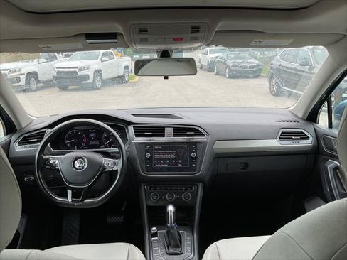 Used 2019 Volkswagen Tiguan SEL w/ 3rd Row Seat Package AWD/4WD image 26
