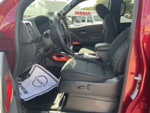 Used 2023 Nissan Frontier PRO-4X w/ Pro Convenience Package AWD/4WD image 8