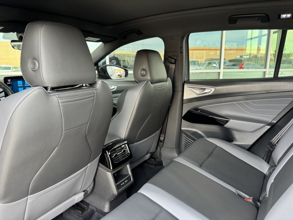 Used 2023 Volkswagen ID.4 S RWD image 32