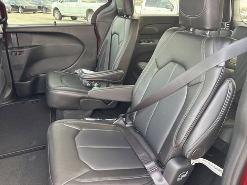 New 2026 Chrysler Voyager LX image 25