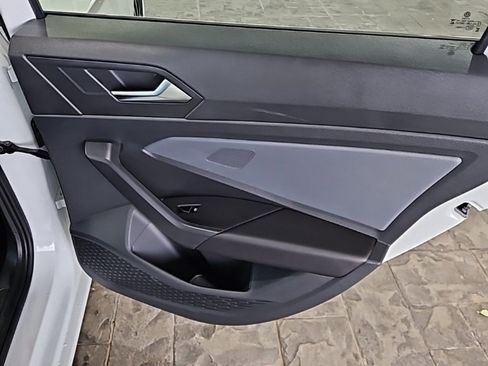 Used 2025 Volkswagen Jetta SE image 15