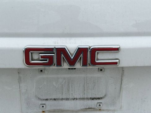 Used 2018 GMC Yukon XL SLT w/ HD Trailering Package RWD image 11