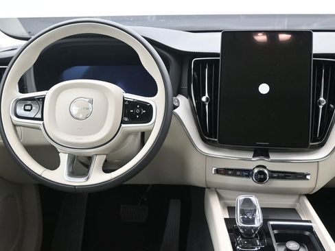 New 2026 Volvo XC60 B5 Ultra w/ Protection Package Premier AWD/4WD image 12