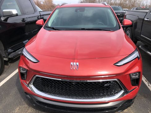 Used 2024 Buick Encore GX Sport Touring w/ Advanced Technology Package image 2