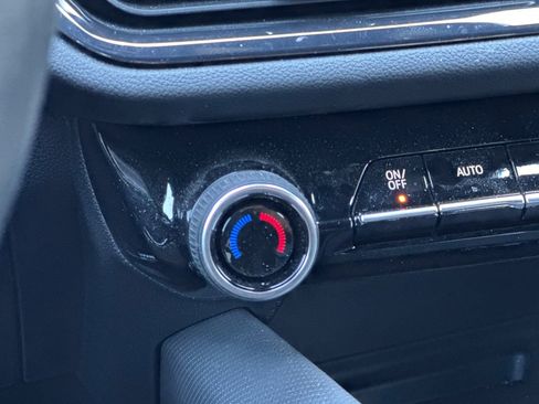 Used 2025 Chevrolet Equinox EV RS FWD image 30