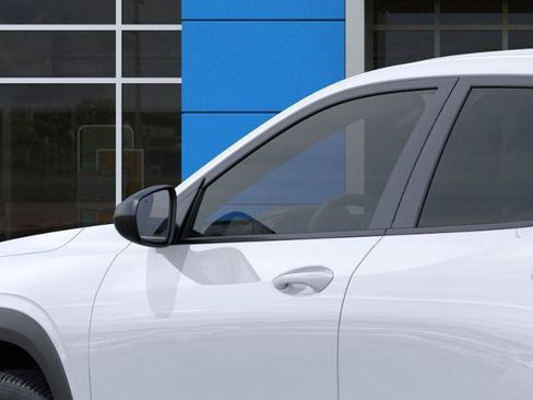 New 2026 Chevrolet Trax LS w/ Driver Confidence Package FWD image 12