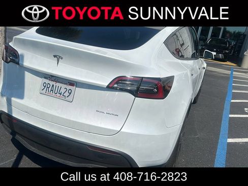 Used 2025 Tesla Model Y Long Range AWD/4WD image 2