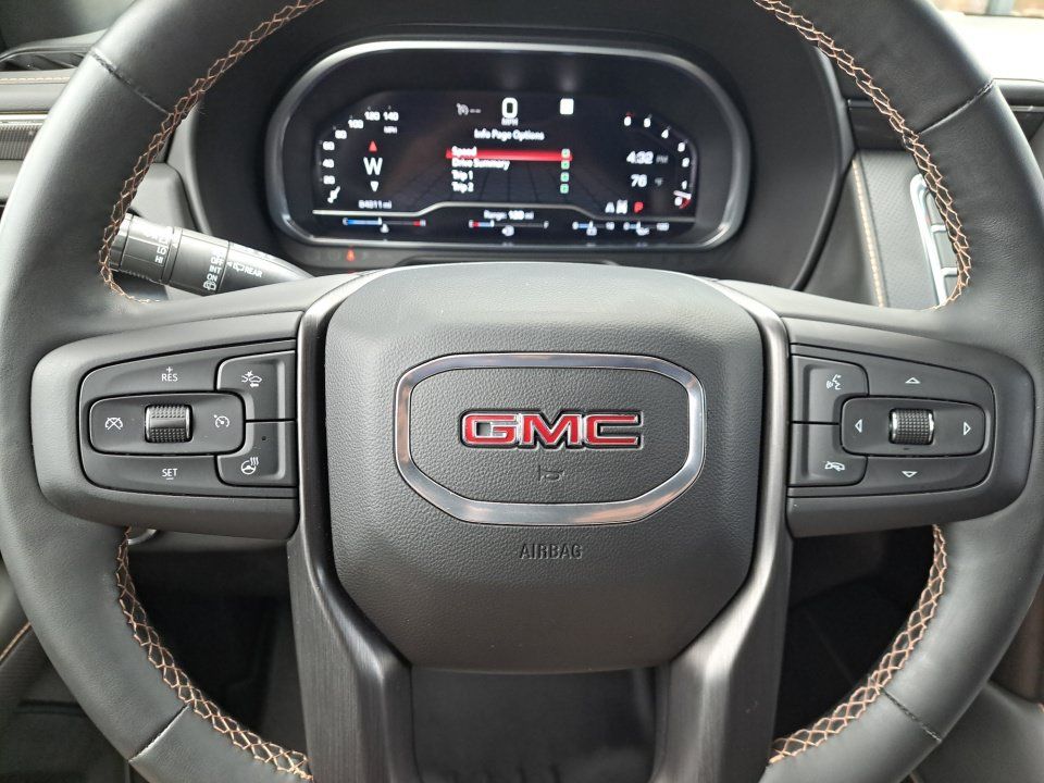 Used 2023 GMC Yukon AT4 w/ Technology Package AWD/4WD image 27