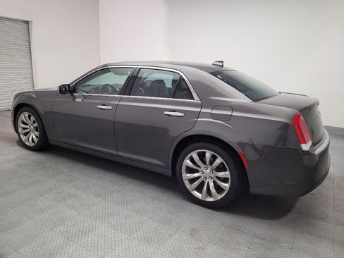 Used 2019 Chrysler 300 Limited RWD image 3