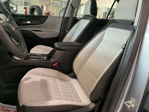 Used 2023 Chevrolet Equinox LS w/ LS Convenience Package FWD image 12