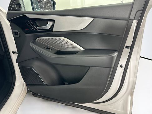 Used 2024 Acura MDX SH-AWD w/ Technology Package image 34