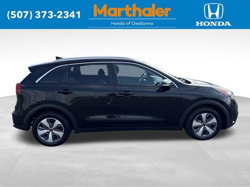 Used 2018 Kia Niro EX FWD image 6
