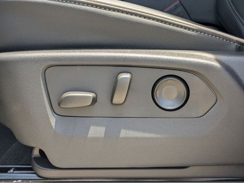 New 2025 Chevrolet Suburban Premier w/ Sun And Tow Package image 33